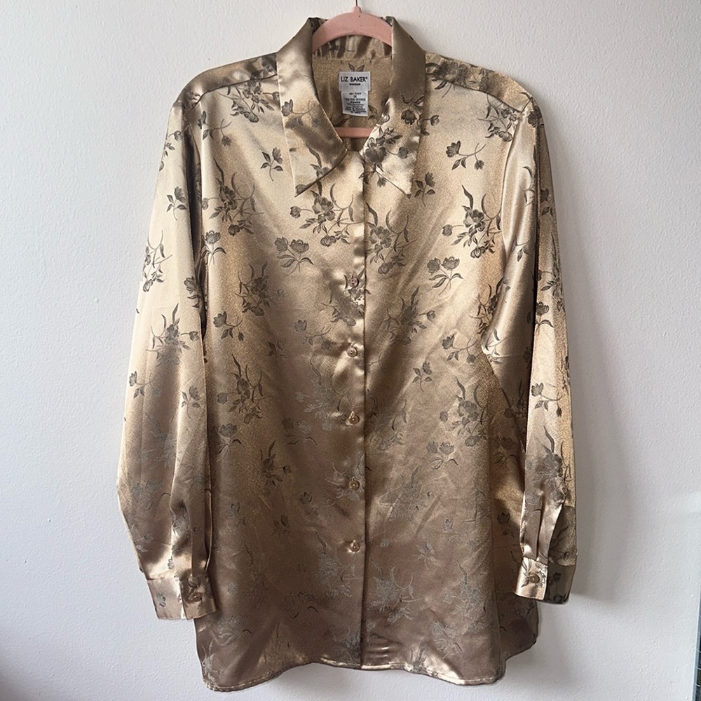 Women's Liz Baker 1X Button Up Floral Blouse